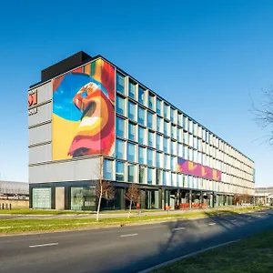 Отель Citizenm Schiphol Airport